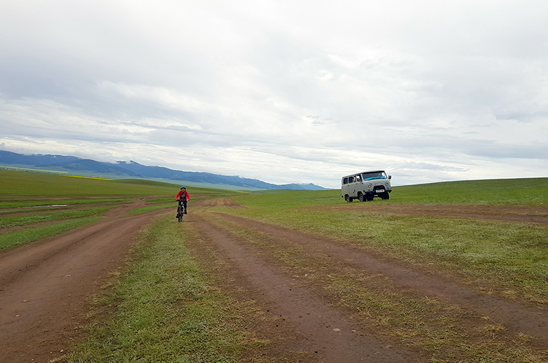 Mountain biking tour in Mongolia